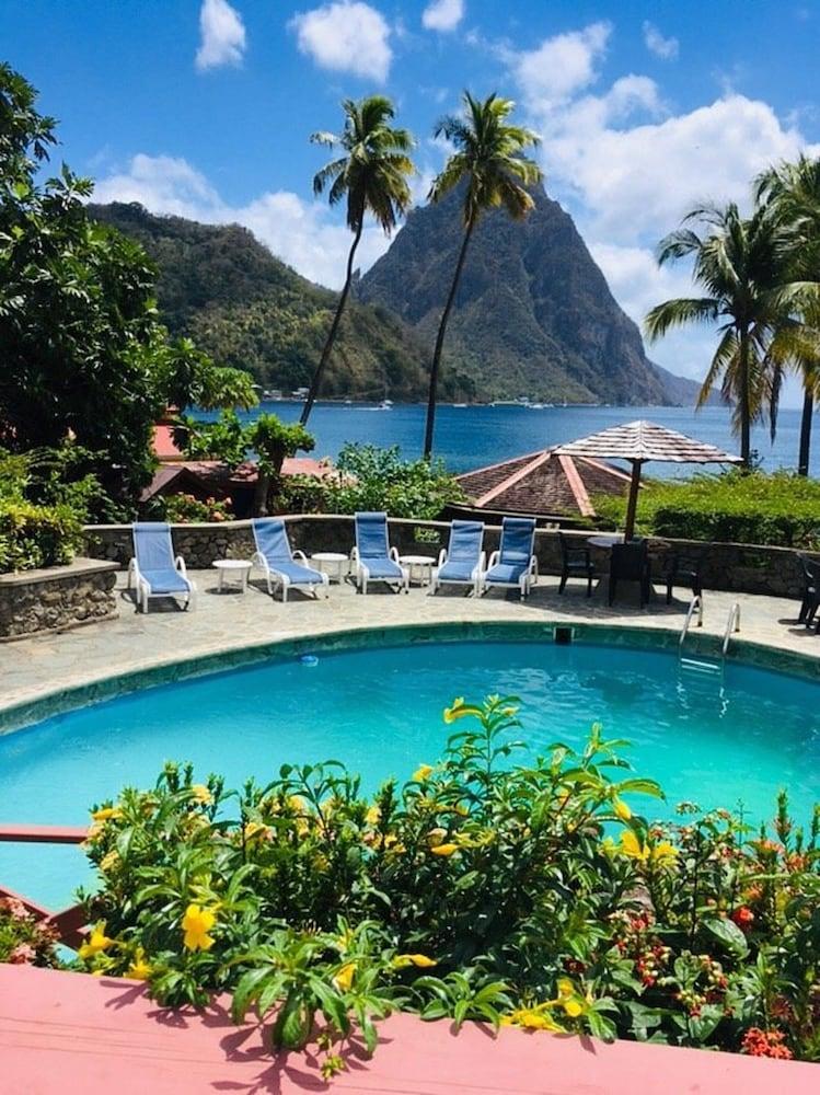 Hummingbird Beach Resort Soufriere Exterior photo