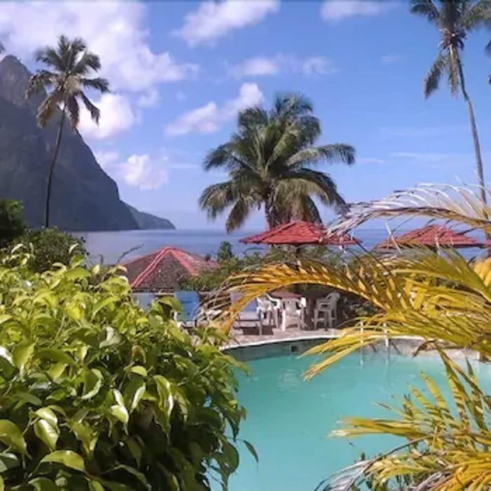 Hummingbird Beach Resort Soufriere Exterior photo